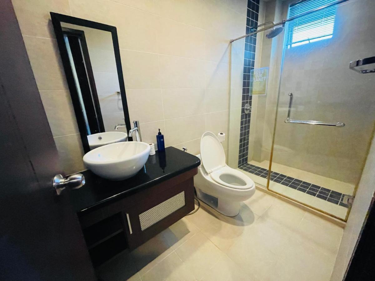 קוטה קינבלו Aa Residen Luxury Condo Homestay 18Mins Walk Tanjung Aru Beach & Golf Course, Not Beach Side Resort מראה חיצוני תמונה